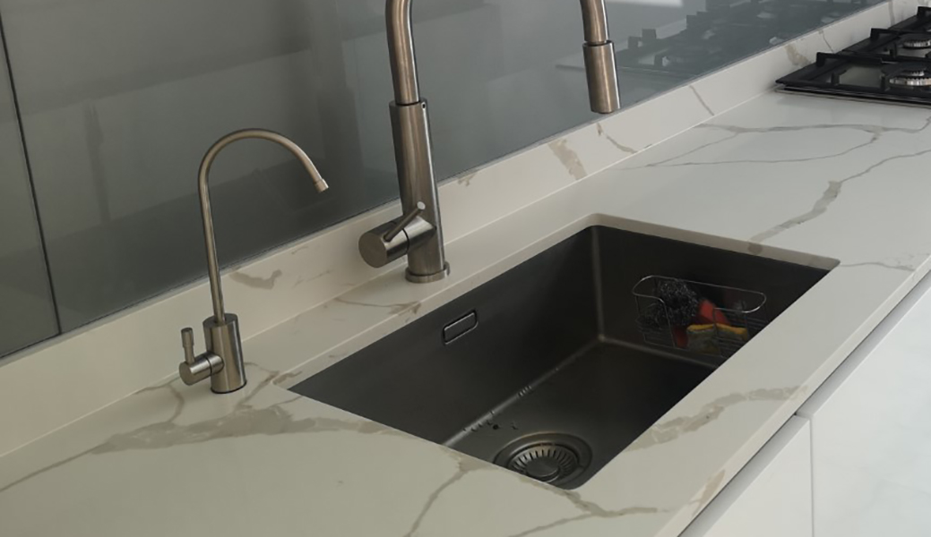 overmounted sink no grooves 1040 x 600 height